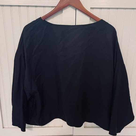 Hackwith Design House Cropped Pullover - Picture 2 of 5